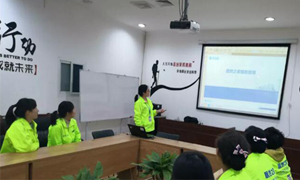 服務(wù)于心，管理于人&mdash;&mdash;安徽淮南店職場(chǎng)禮儀與服務(wù)管理培訓(xùn) 