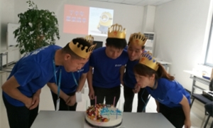 濃情家文化，恩情暖人心&mdash;&mdash;中岳店舉辦第三季度員工生日會(huì)